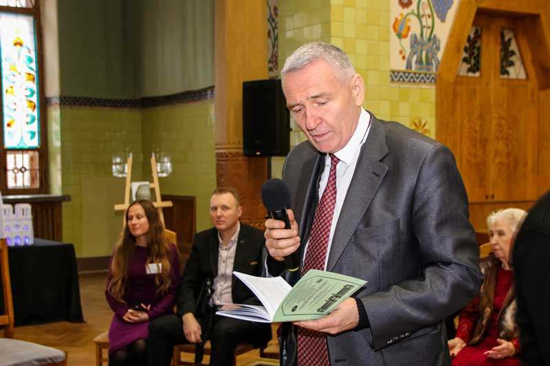 19 11 25 ethno seminar01