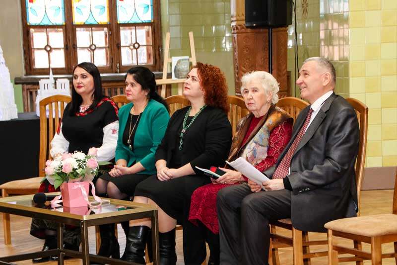 19 11 25 ethno seminar01