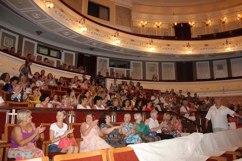 21 05 01 teatr01