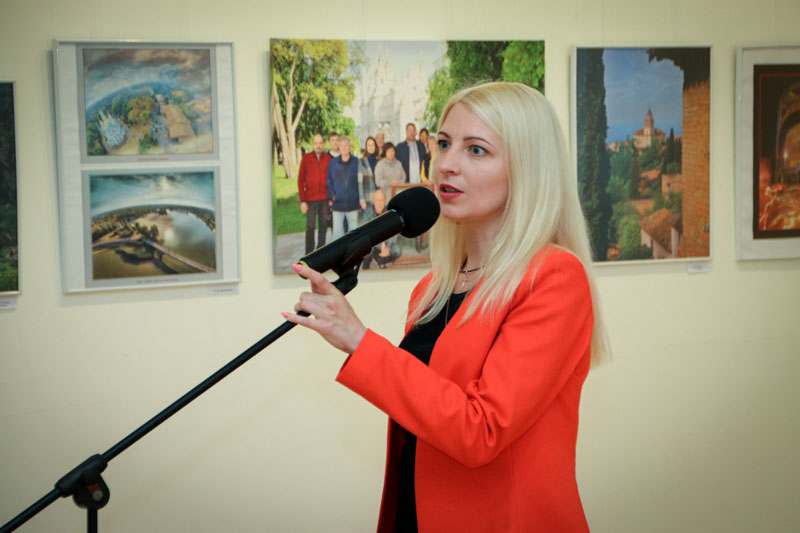 21 06 15 fotovystavka12