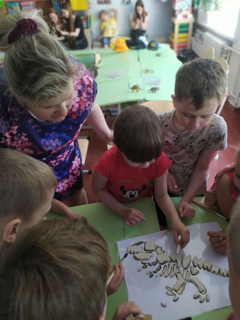 23 06 09 dynozavria01