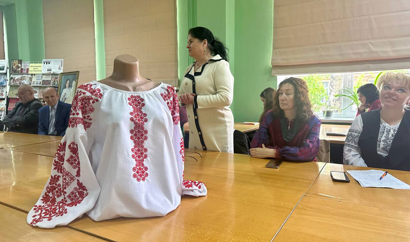 24 04 23 arheo vyshyvka01