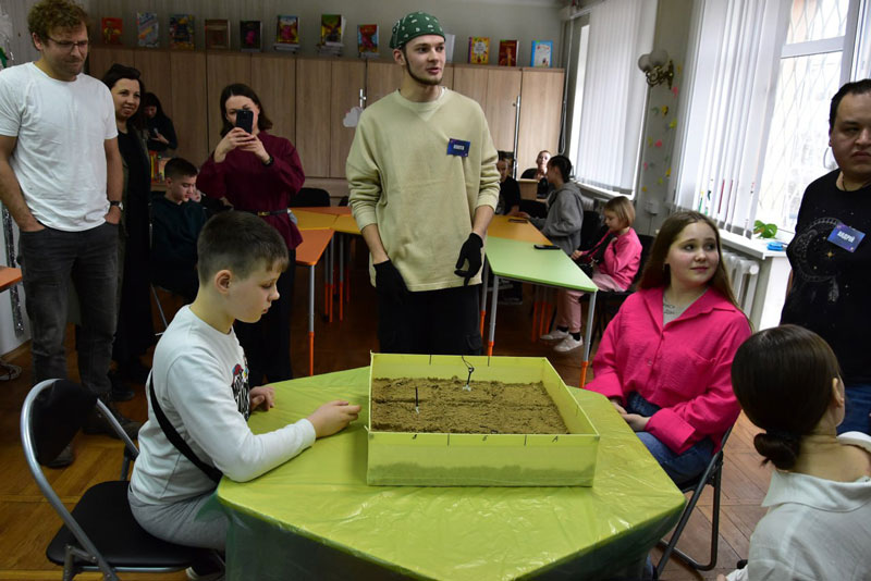 25 03 27 biblioteka01