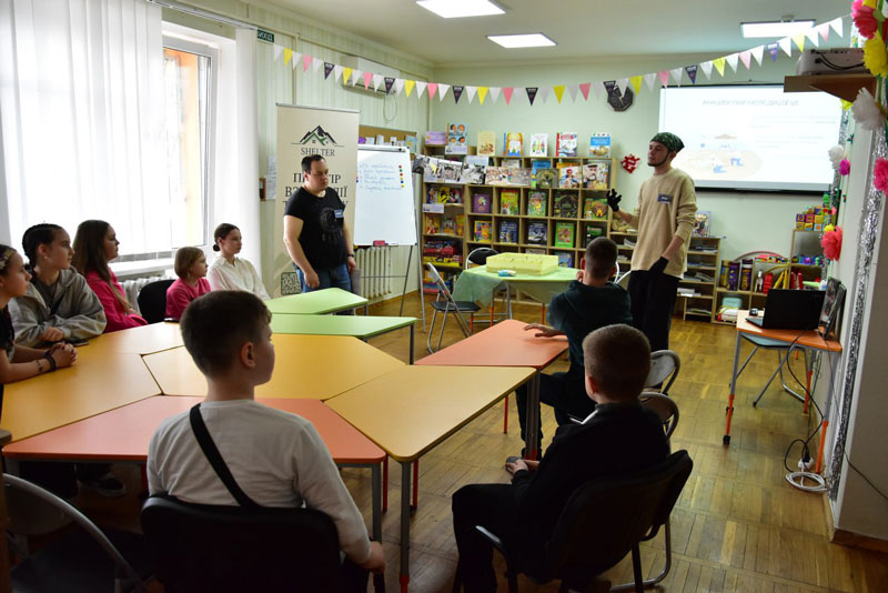 25 03 27 biblioteka01