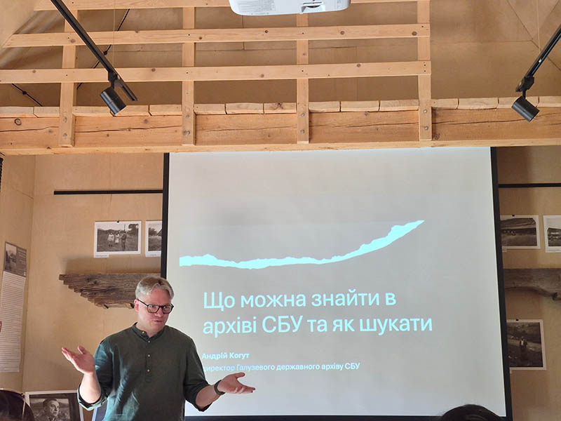 26 08 04 Tustan07