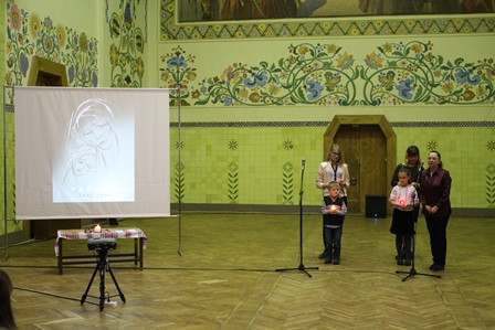 В Полтавському краєзнавчому музеї імені Василя Кричевського відбувся захід-реквієм, присвячений вшануванню пам’яті загиблих під час Голодомору в Україні