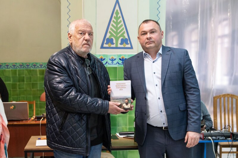 photo 5271567281027148688 y