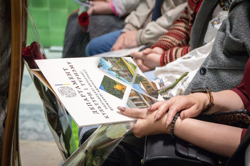 photo 5276387398269399717 y